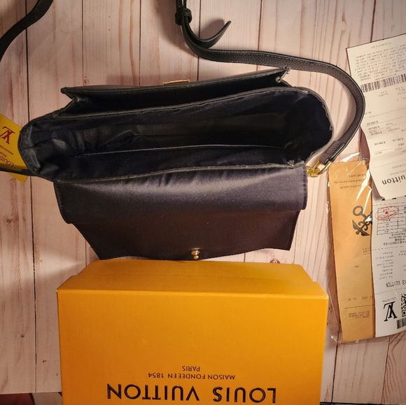 Louis Vuitton bag - Picture 13 of 13